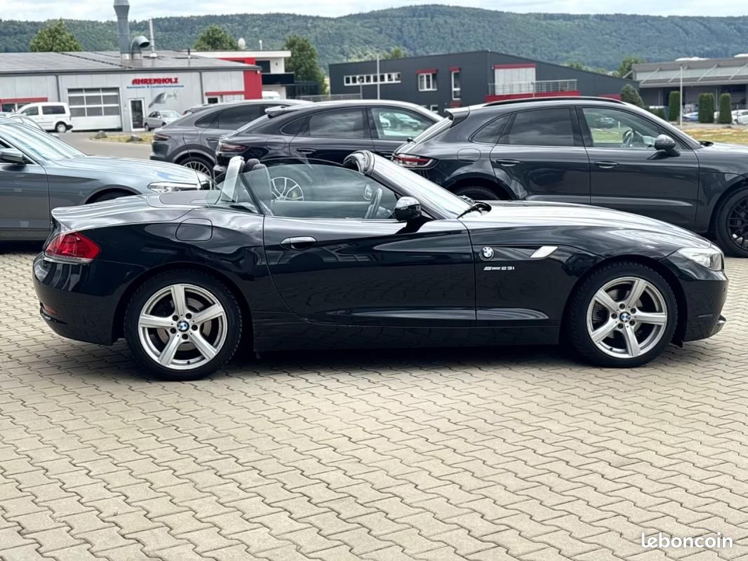 BMW Z4 sDrive23i Roadster | 204 ch BVM Essence 1re main Harman Kardon Sièges chauffants Volant ch... (image 6)