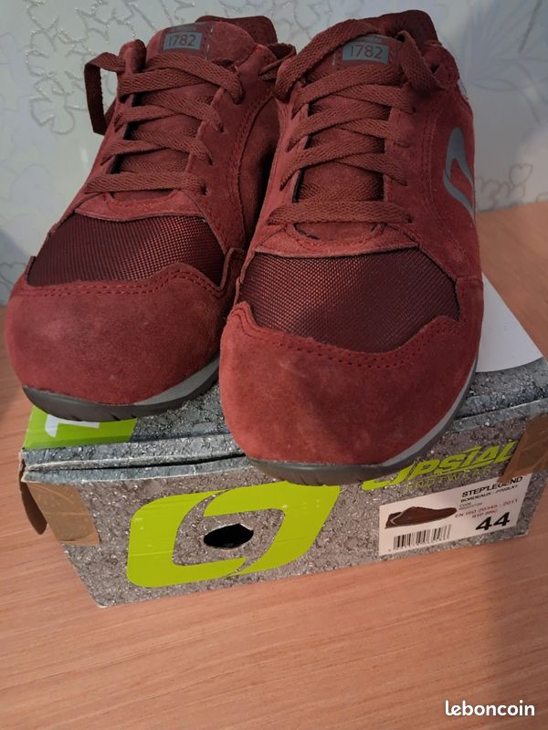 Chaussure / basket de sécurité 44 43 (image 1)