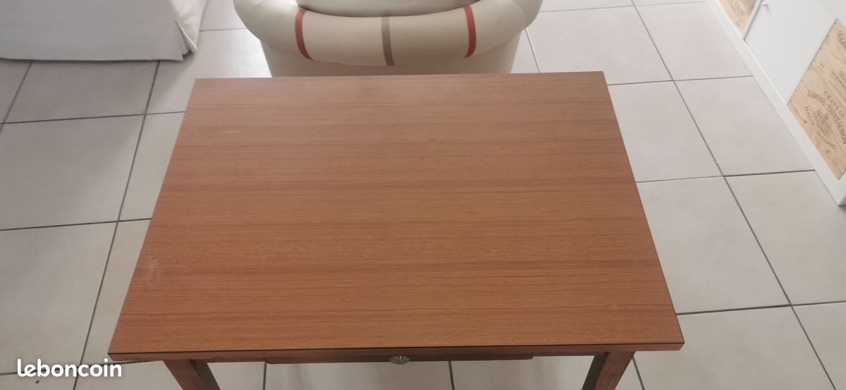 Bureau avec un tiroir (image 2)
