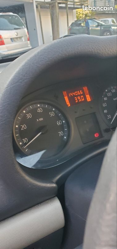 Renault clio (image 5)