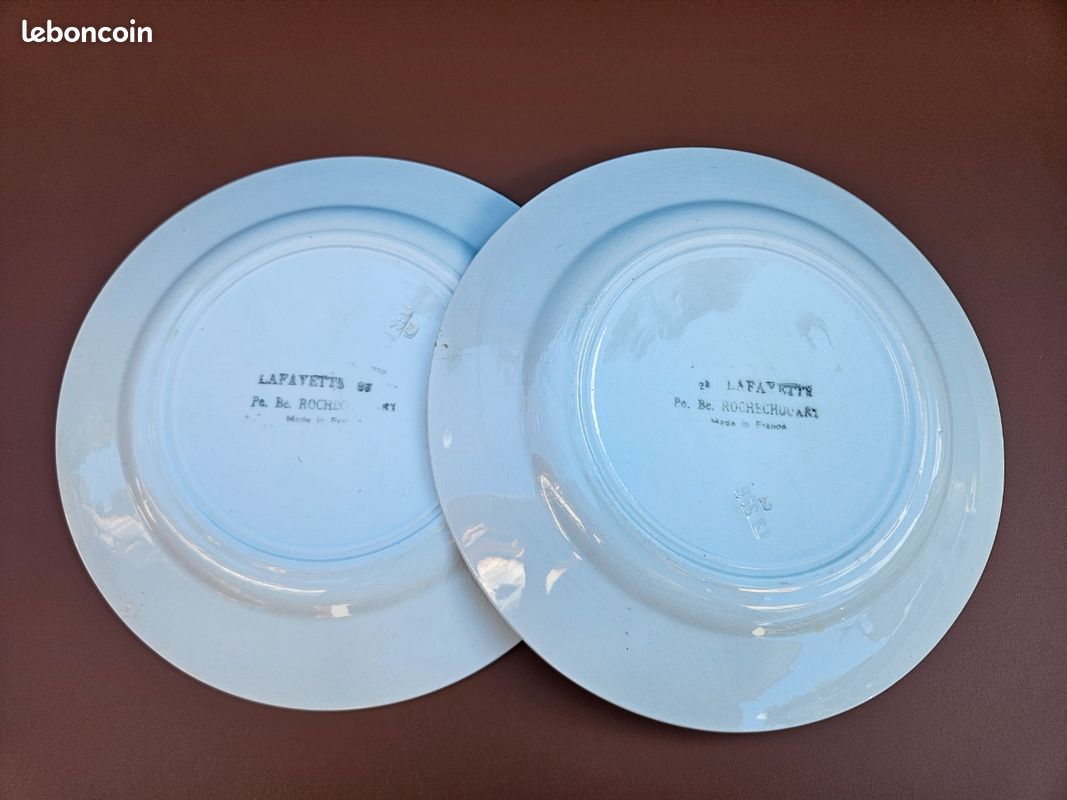 Assiettes fleuries blanc et rouge (image 2)
