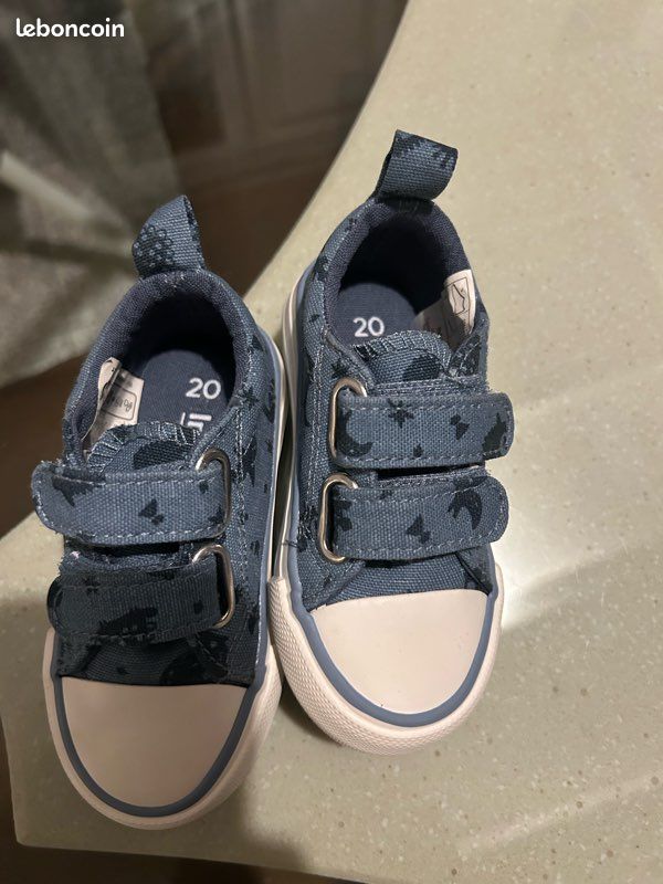 Chaussure bébé taille 20 Vêtements bébé