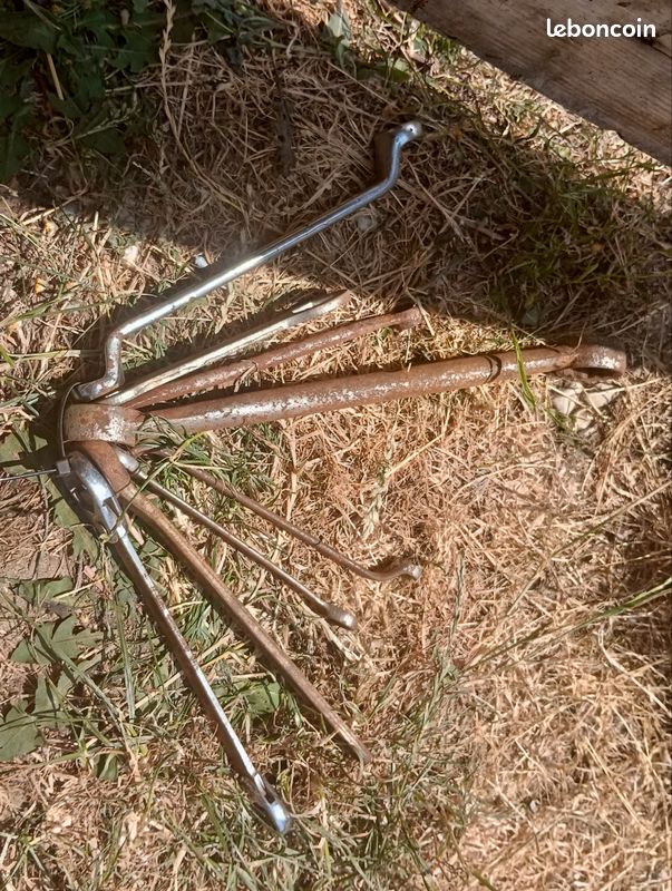 Lot important de clés et outils de mécanique – clés à pipe, coudées + clés à molette (image 4)