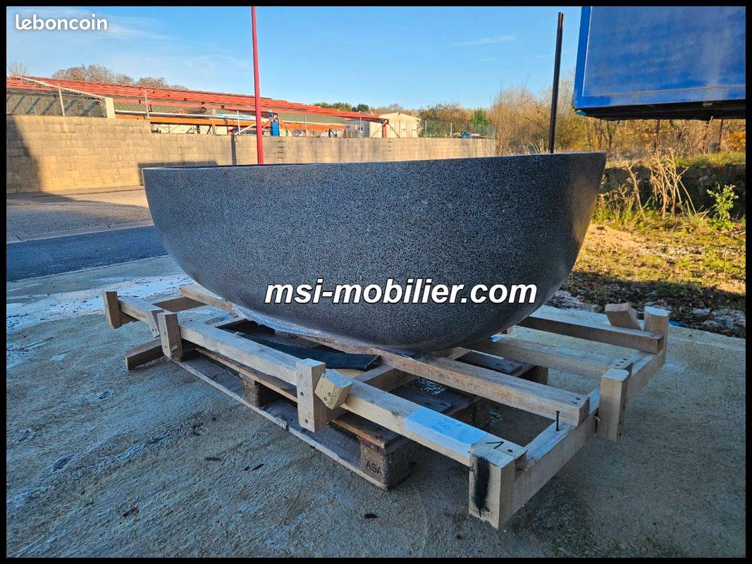 ❤️ Baignoire en pierre esthétique minimaliste pour salle de bain chic et ambiance relaxante (image 4)