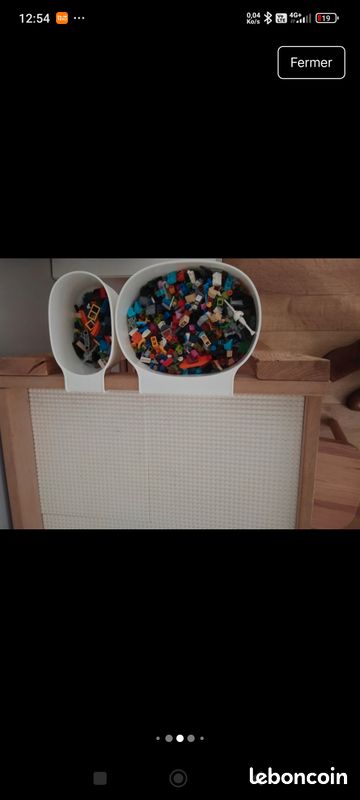 Table de lego, plaques , boîtes , tabouret.. (image 4)