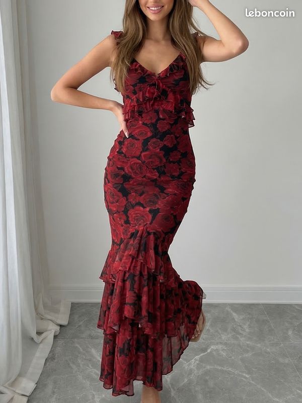 Robe longue sirène imprimé roses – Dos nu & Volants – Taille M (image 1)