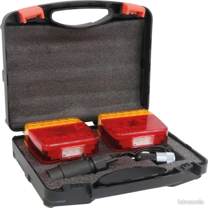 Teguangmei Feu Remorque Sans Fil 12-24V Feux Arriere Remorque Fixation Magnétique Avec 7 Broches Adaptateur & USB-C, 5 Fonctions, Pour Auto Remorque Camion Caravane Tracteur