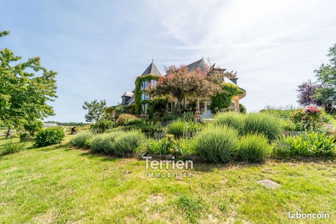 Propriété 7 pièces 200 m²