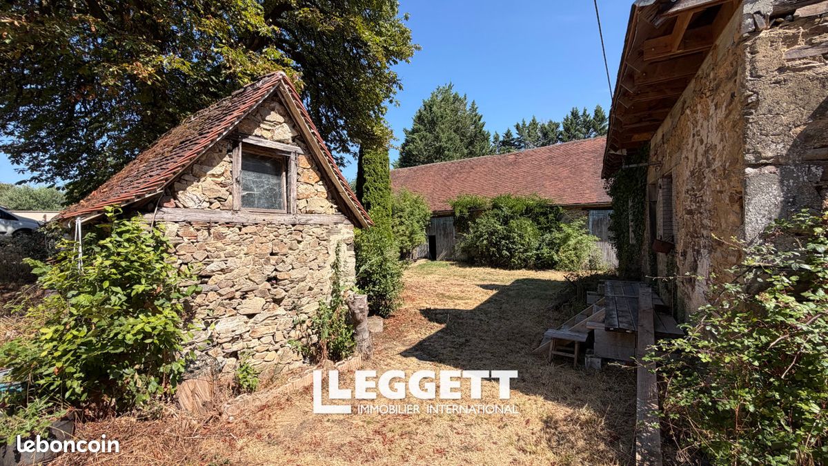 Maison 2 pièces 150 m² · à Saint-Cyr-les-Champagnes · 150 m² · 142 800 €
