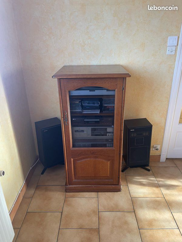 Meuble à disque et 2 enceintes (image 1)