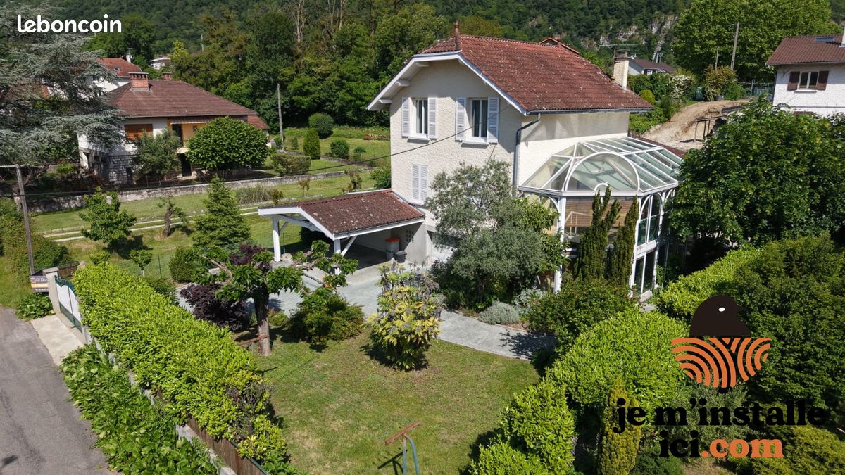 Maison 7 pièces 251 m² · à Saint-Égrève · 251 m² · 640 000 €