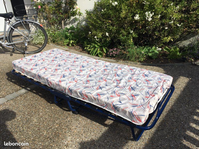 Lit pliable avec matelas (image 1)