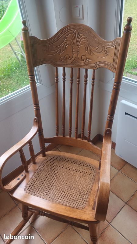 Rocking chair en bois (image 1)