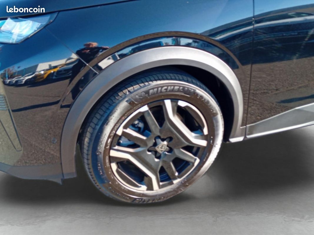 Peugeot 5008 Electrique 210ch Batterie 73 kWh Allure / Pompe à chaleur + Pack Vision 360 & Drives as (image 11)