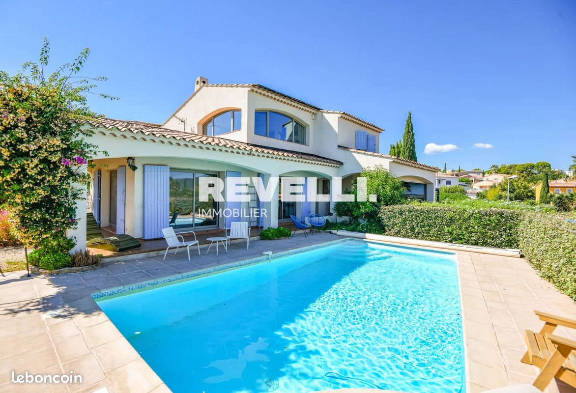 Maison 6 pièces 157 m² · à La Ciotat · 157 m² · 3 500 €/mois
