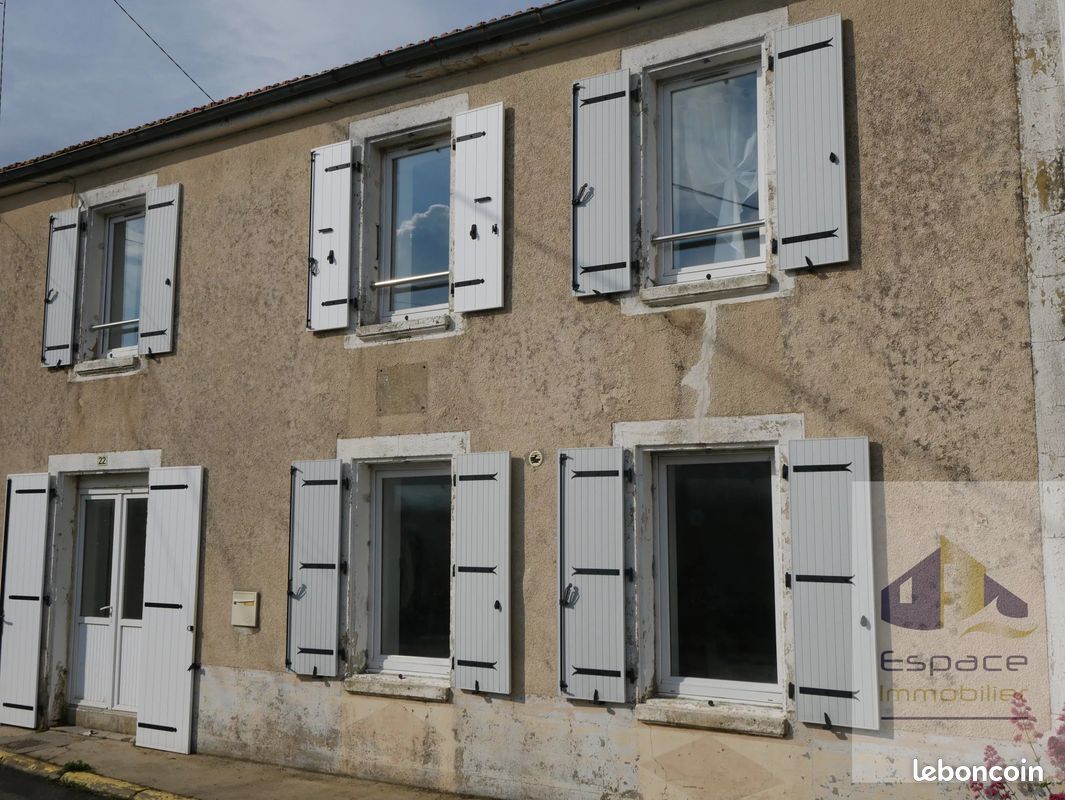 Maison 5 pièces 105 m² · à Le Thou · 105 m² · 154 000 €