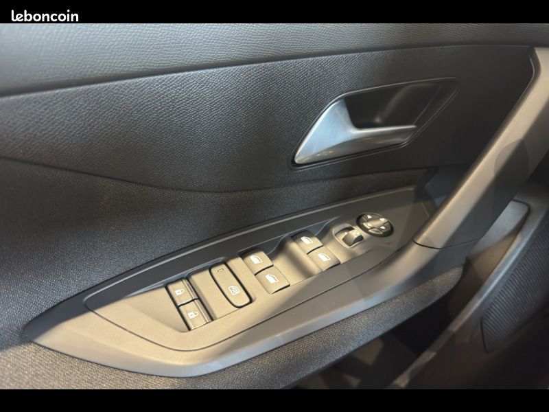 Peugeot 308 Hybrid 145 e-DCS6 Business (image 18)