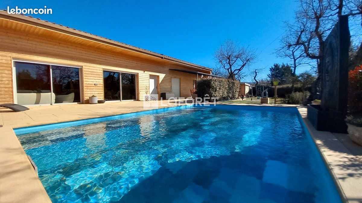 Maison 6 pièces 145 m² · à Saint-Saturnin-lès-Apt · 145 m² · 560 000 €