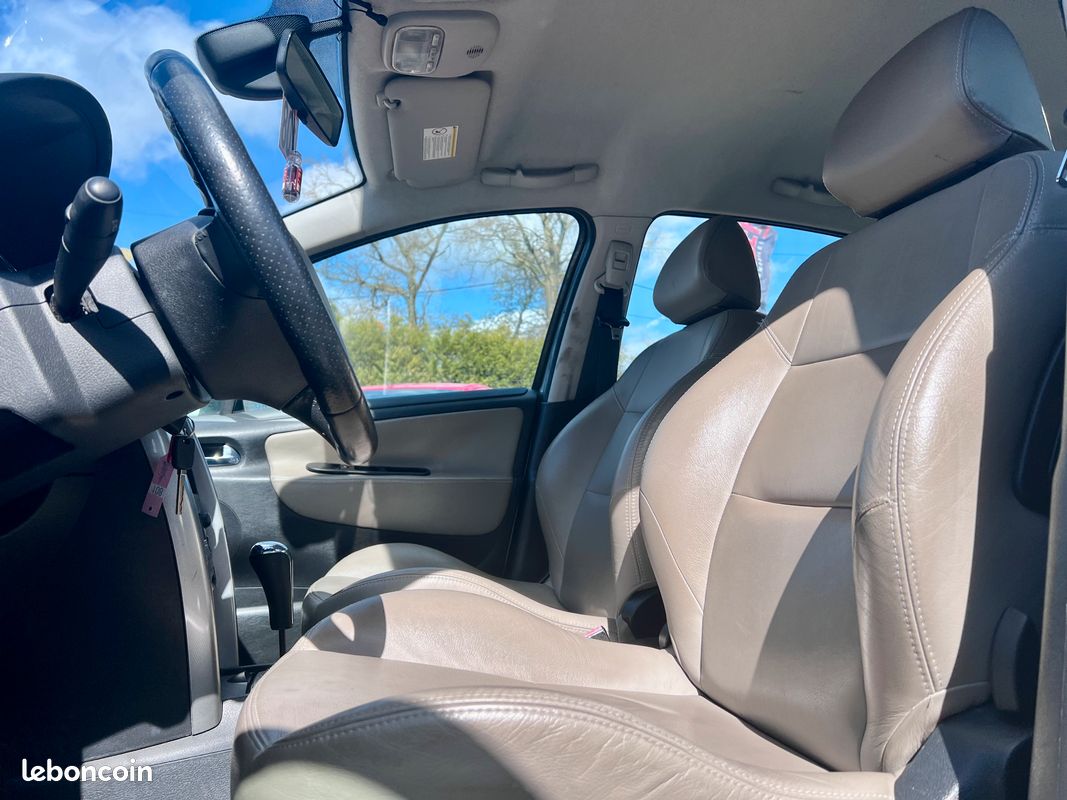 PEUGEOT 207 1.6i AUTOMATIQUE / CHAINE DE DISTRI ET CUIR CT OK ET GARANTIE (image 3)