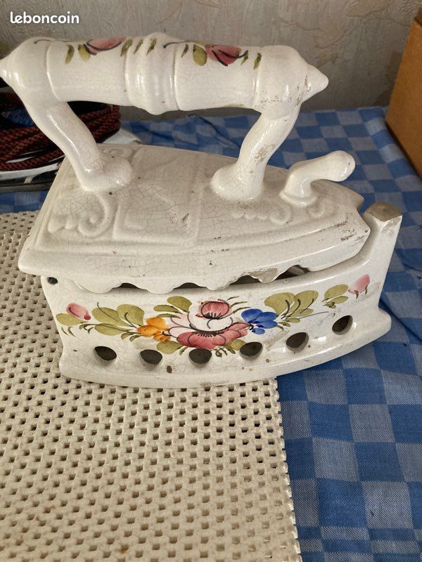 Fer à repasser en porcelaine (image 2)