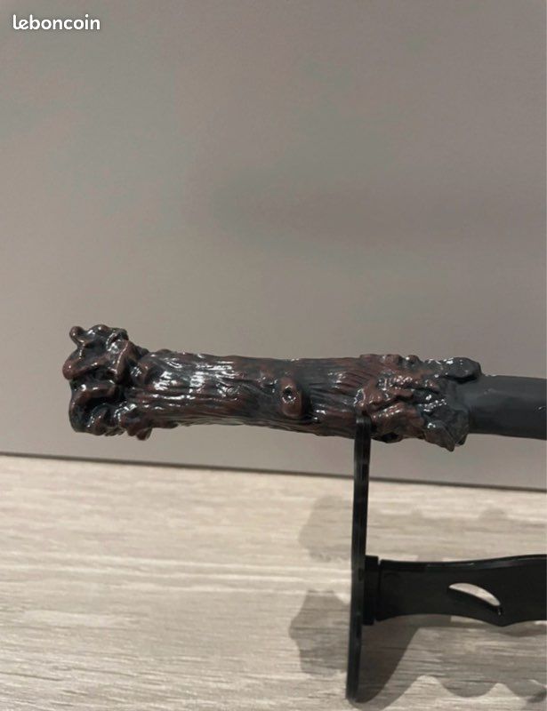 Baguette magique Harry Potter. Vendue avec support (image 2)