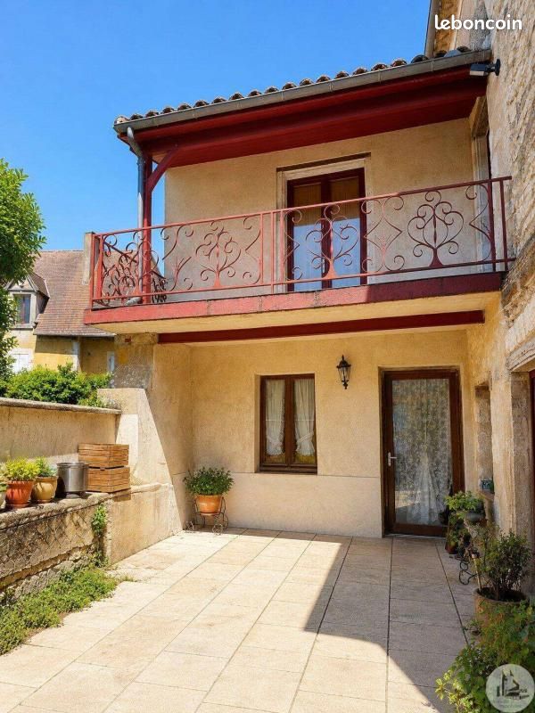 Maison 4 pièces 203 m² · à Castillonnès · 203 m² · 233 200 €