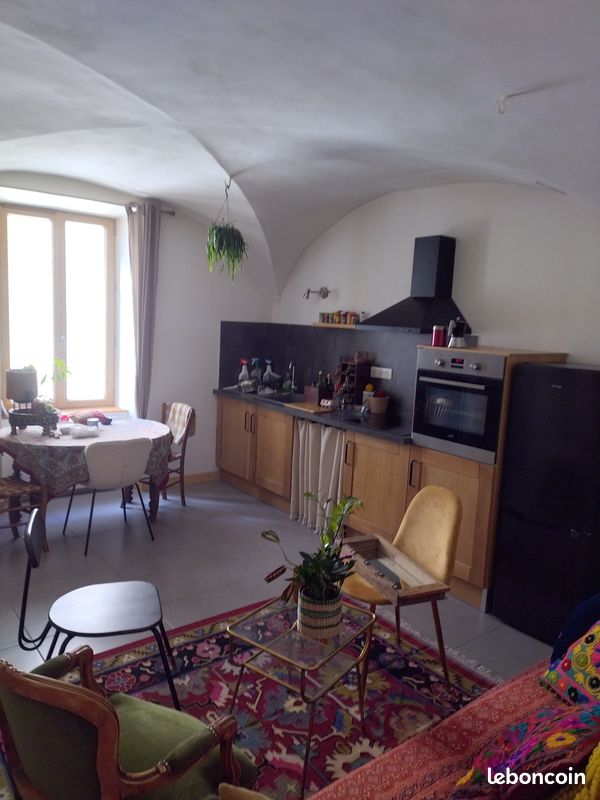 Appartement 2 pièces 45 m² · à Vallon-Pont-d'Arc · 45 m² · 550 €/mois
