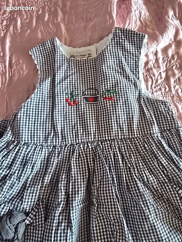 Robe fille à carreaux avec broderie cerises (image 2)