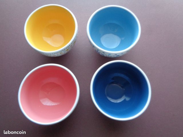 VICRAYS Lot de 4 grands bols à pâtes en céramique – Résistants aux écailles, passent au lave-vaisselle et au micro-ondes – Bols de service en grès cannelés pour cuisine – 946 ml