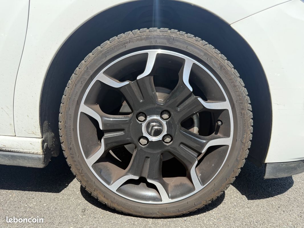 CITROEN DS3 e-HDi 115 Airdream Sport Chic *DISTRIBUTION CHANGEE*ENTRETIEN A JOUR (image 31)