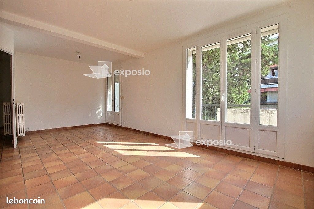Appartement 5 pièces 107 m² · à Aix-en-Provence · 107 m² · 2 000 €