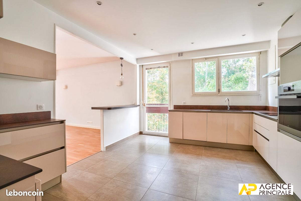 Appartement 5 pièces 140 m² · à Maisons-Laffitte · 140 m² · 699 000 €