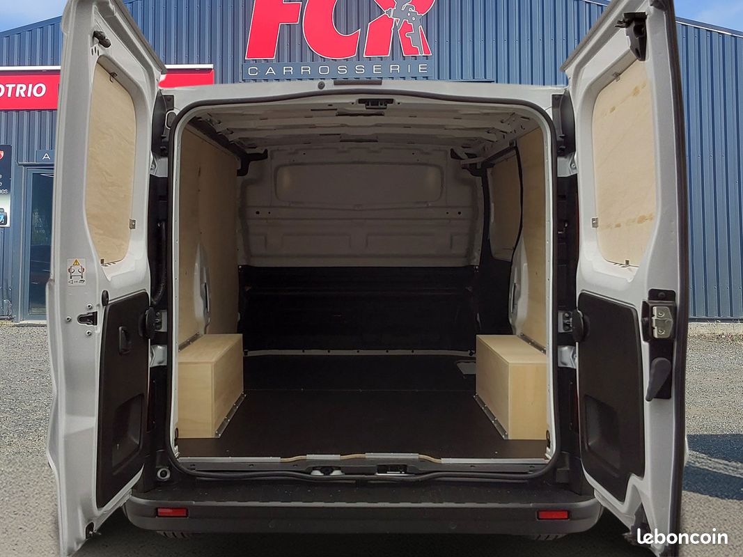Renault Trafic Van L1H1 Advance + Caméra + cloison + trappe 2T8 Blue dCI 130 - Leasing (image 2)