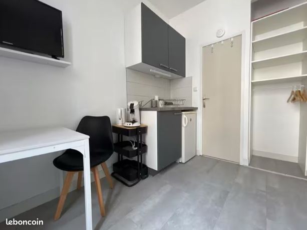 Appartement studio meublé - proche Gare — 2