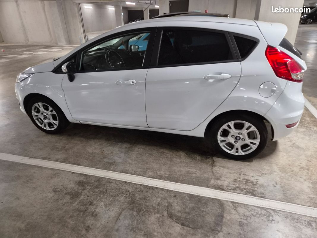Ford Fiesta 2016 (image 1)