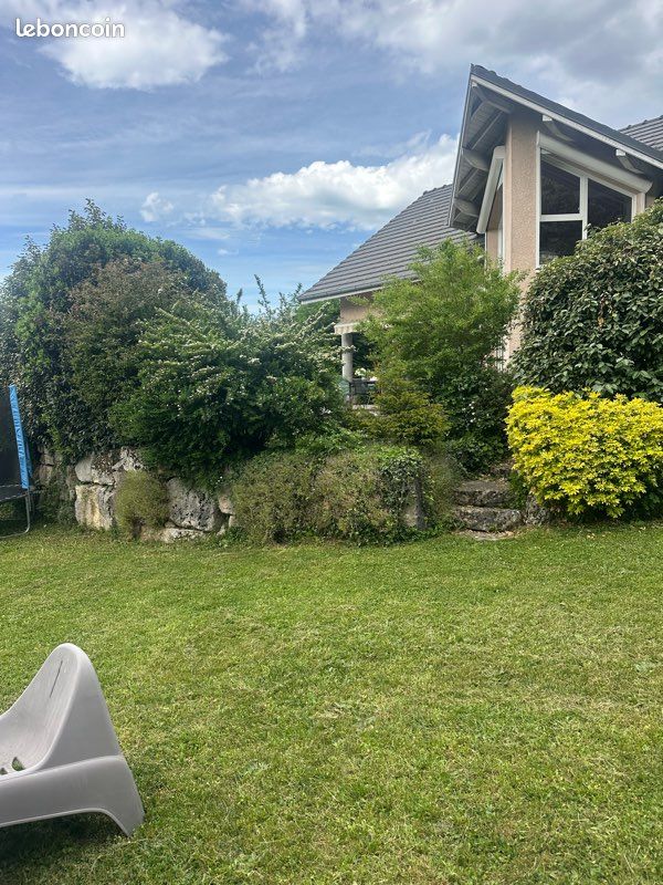 Maison familiale 240m2 piscine 6 chambres 1300m2 de terrain · à Bassens · 795 000 €