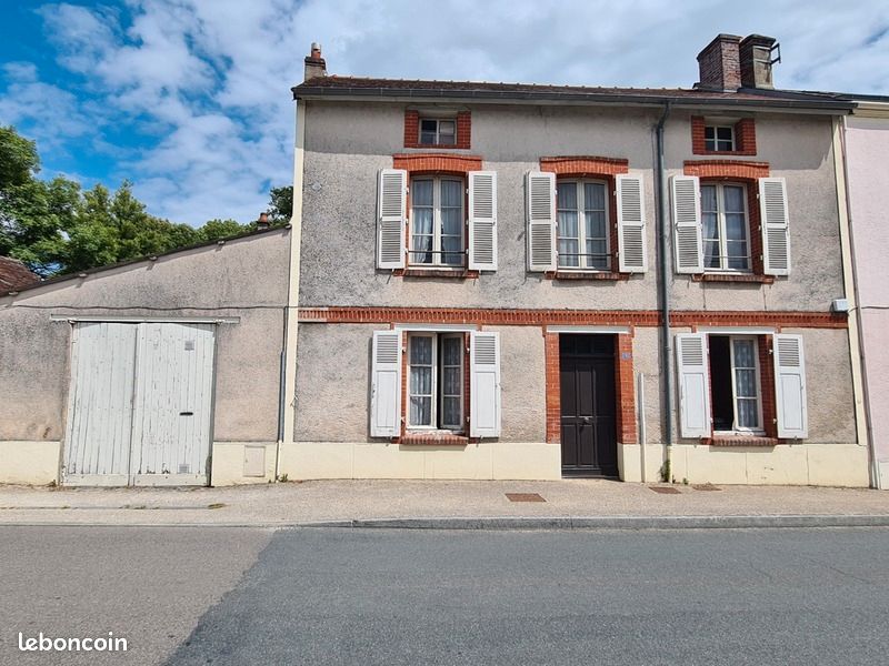 Maison 7 pièces 102 m² · à Magnac-Laval · 102 m² · 60 000 €