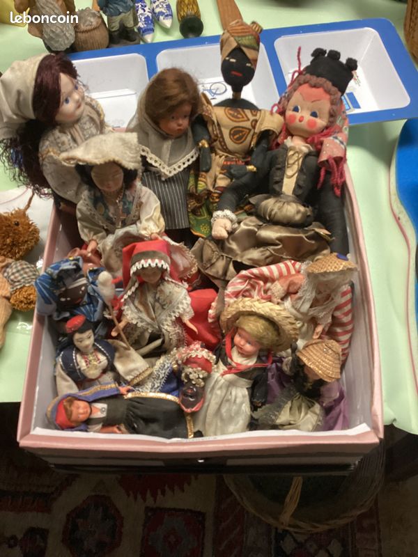 Poupée Folklorique Régionale – Grands Lots – Figurine Traditionnelle D'occasion