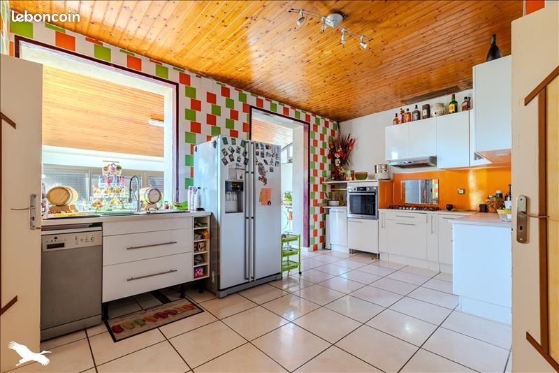 Maison 7 pièces 167 m² · à Saint-Denis-de-Pile · 167 m² · 237 900 €