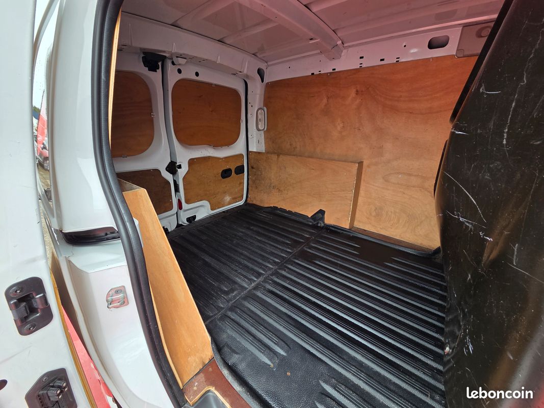 Renault Kangoo 1.5 L DCi 90 CH "Extra R-Link" 1ère Main (image 7)