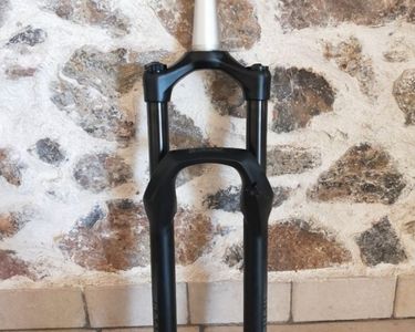 Fourche ROCKSHOX JUDY GOLD RL 29 SoloAir Conique Axe 9x100mm QR Noir