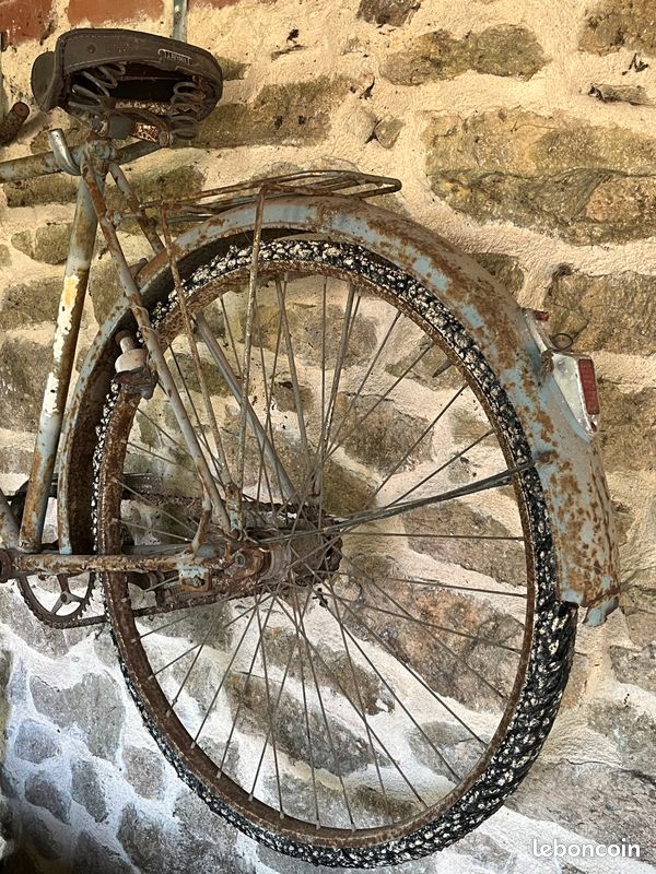 Selle ancienne motocyclette « selle souple J. Reydel
