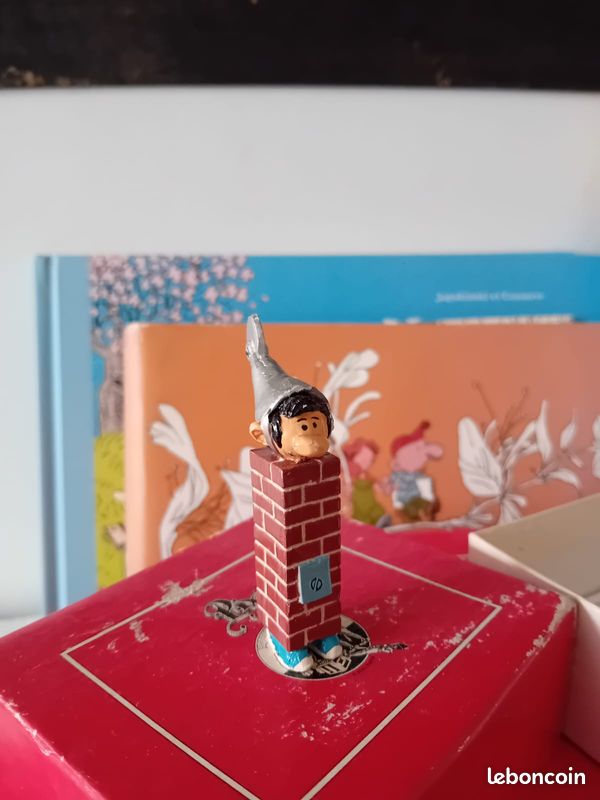 Pixi : Gaston Lagaffe - 'Gaston Déguisé En Cheminée' - Figurine Ou Livre ? (Occasion)