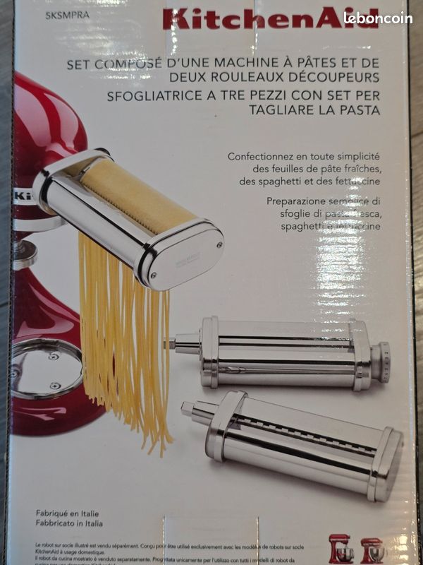KitchenAid 5KSMPRA Set Composé D'une Machine à Pâtes Et De Rouleaux Decoupeurs 3 Pieces KitchenAid 5KSMPRA Set Composé D'une Machine à Pâtes Et De Rouleaux Decoupeurs 3 Pieces