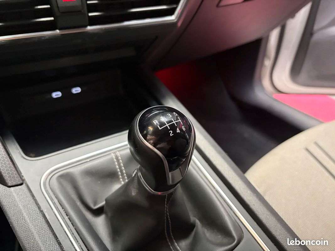 Seat LEON 1.0 URBAN / BATTERIE OK / 4 PNEUS OK / FREINS AV OK (image 36)