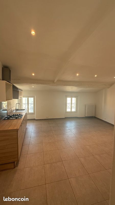 Appartement 3 pièces 65 m² · à Trans-en-Provence · 65 m² · 800 €/mois