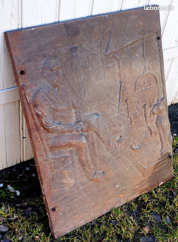 Plaque de cheminée ancienne en FONTE (motif vieil homme) (image 2)