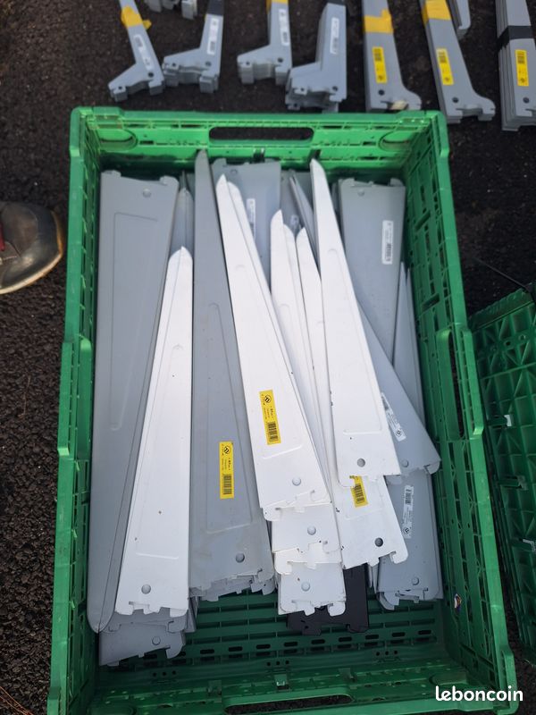 Enorme lot de plusieurs centaines de console et support neuf pour etagere a cremaillere (image 7)
