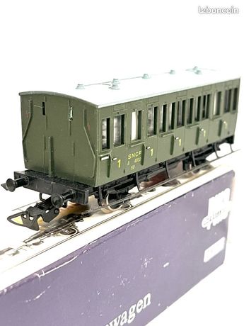 VOITURE VOYAGEURS 1/2°CL A BOGIES A PORTIERES LATERALES SNCF EP