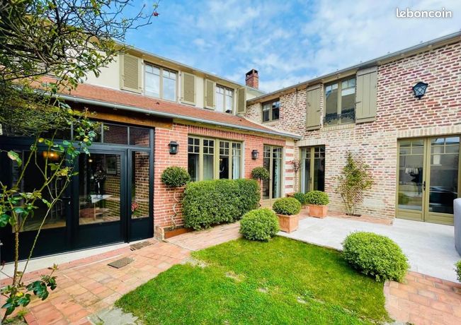 Propriété 5 pièces 176 m²